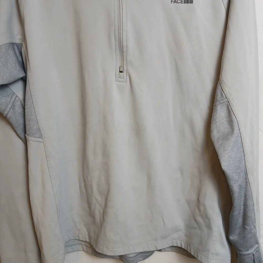 The North Face Gray 1/4 -‎ Zip Pullover Sweater - Men - Medium - See Description